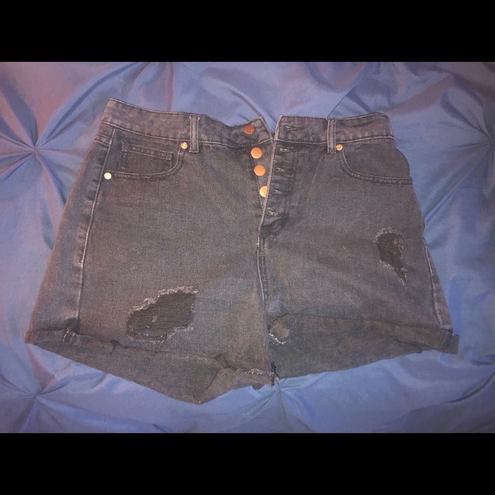 high waisted black denim shorts!